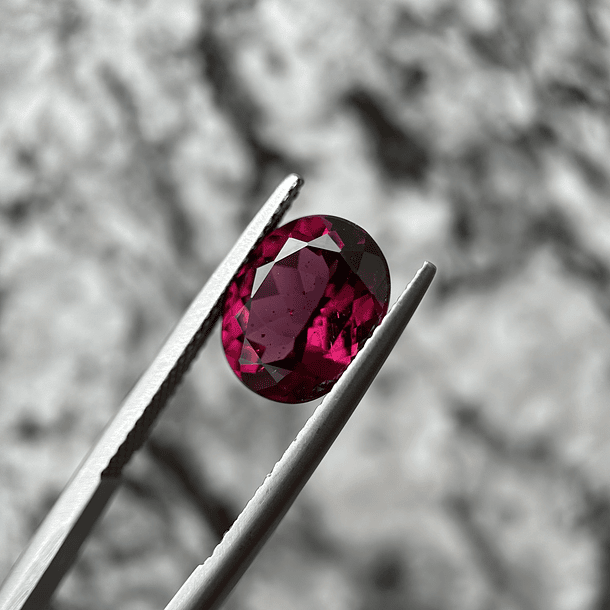 Granate rodolita-1.55ct-6.9x4.6mm 1