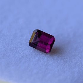 Granate rodolita-2.45ct-7.5x5.8x4.6mm