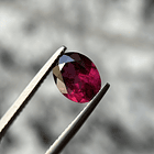 Granate rodolita-1.65ct-7.9x6.1x4mm 1