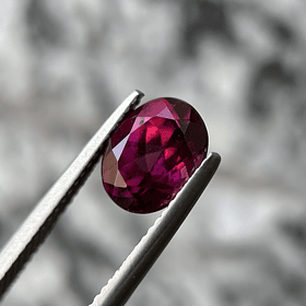 Granate rodolita-1.60ct-7.8x5.9x4mm