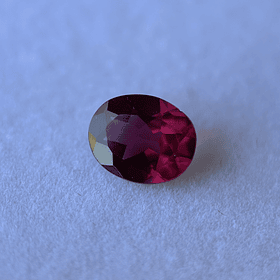 Granate rodolita-2.35ct-9.4x7.5x3.8mm