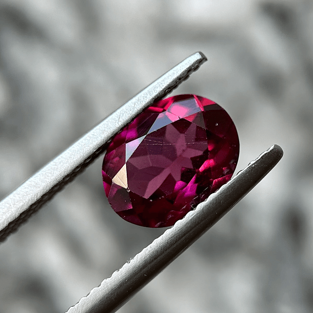 Granate rodolita-2.25ct-8.6x6.9x3.9mm 1