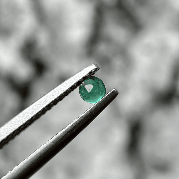 Esmeralda-0.11ct-3mm 1