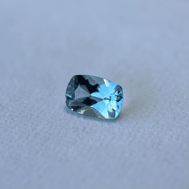 Aguamarina GGI-1.27ct-8.7x5.80x3.96mm 1