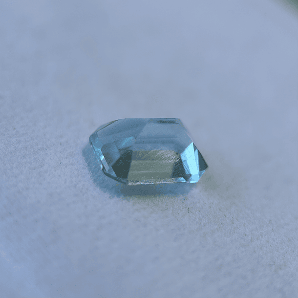 Aguamarina GGI-3.77ct-11.10x8.48x6.06mm 3