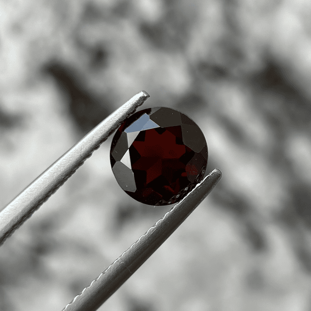 Granate rojo-1.60ct-6.8mm 1