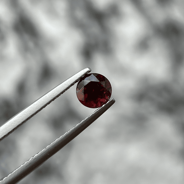 Granate rojo-0.616ct-4.8mm 1