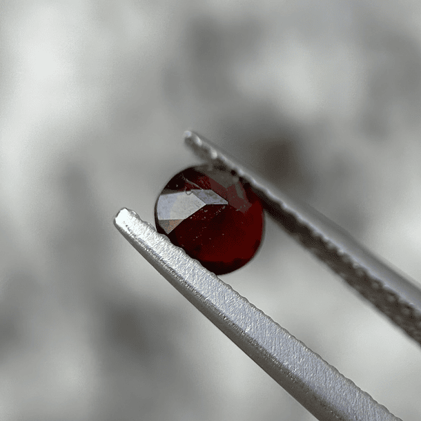 Granate rojo-0.574ct-4.7mm 2