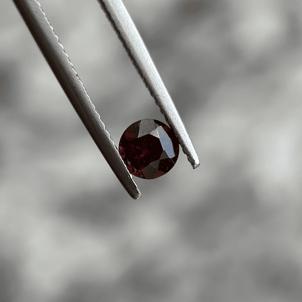 Granate rojo-0.574ct-4.7mm 1
