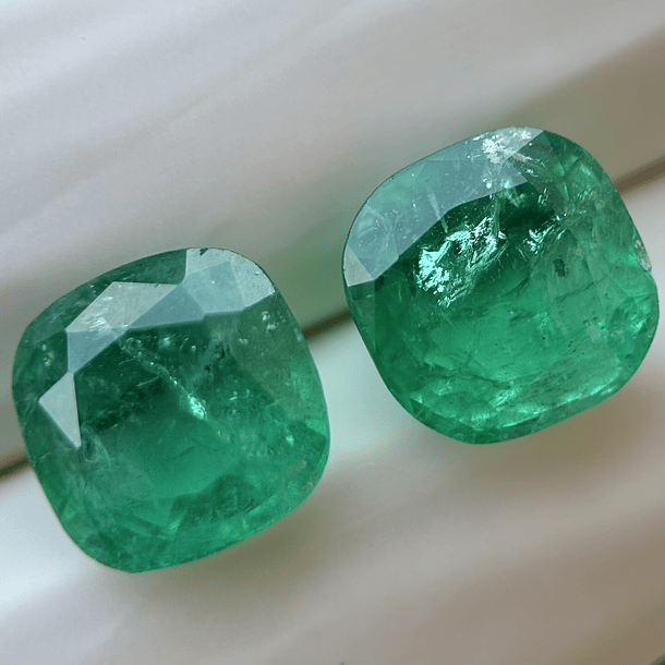 Par de esmeraldas de Zambia AIG-6.24ct-9.20x9.18x5.50mm y 9.11x9.05x5.27mm 2