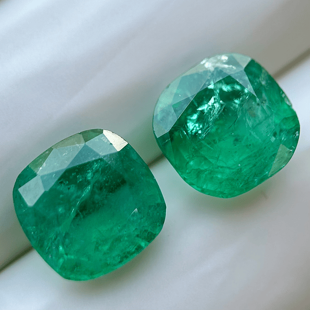 Par de esmeraldas de Zambia AIG-6.24ct-9.20x9.18x5.50mm y 9.11x9.05x5.27mm 1
