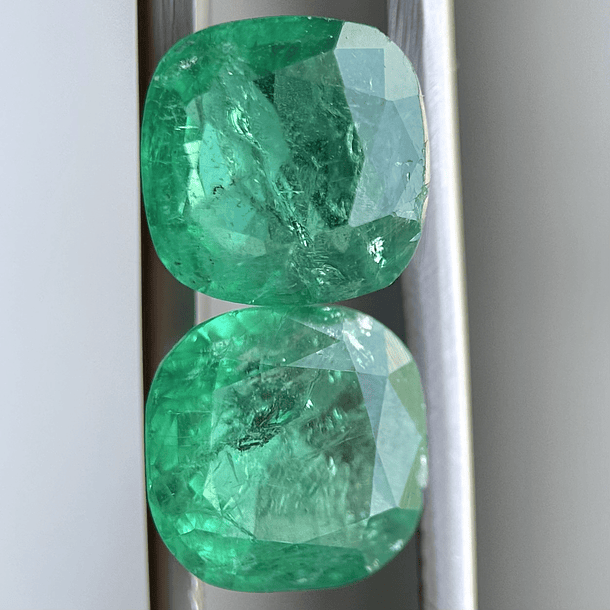 Par de esmeraldas de Zambia AIG-6.24ct-9.20x9.18x5.50mm y 9.11x9.05x5.27mm 3