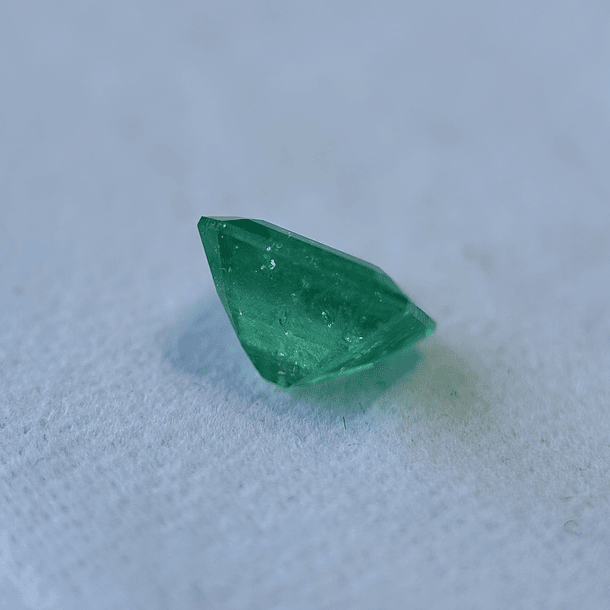 Esmeralda colombiana AIG-3.18ct-9.64x8.68x6.02mm 4