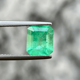 Esmeralda colombiana AIG-2.13ct-8.46x7.47x5.19mm