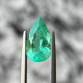 Esmeralda colombiana AIG-3.04ct-14.07x8.22x5.52mm