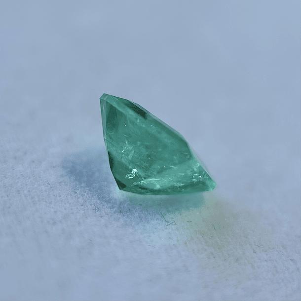 Esmeralda colombiana AIG-1.78ct-7.92x7.84x4.45mm 4