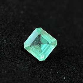 Esmeralda colombiana AIG-1.78ct-7.92x7.84x4.45mm