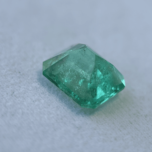 Esmeralda colombiana AIG-3.39ct-9.99x8.54x5.96mm 6