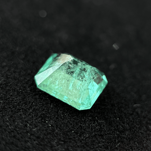 Esmeralda colombiana AIG-3.39ct-9.99x8.54x5.96mm 4