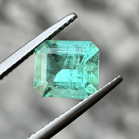 Esmeralda colombiana AIG-1.95ct-8.67x7.61x4.69mm