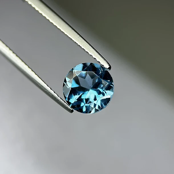 Topacio azul-2.35ct-7.8x5.1mm 1