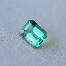 Esmeralda colombiana AIG-1.57ct-8.82x6.57x4.19mm