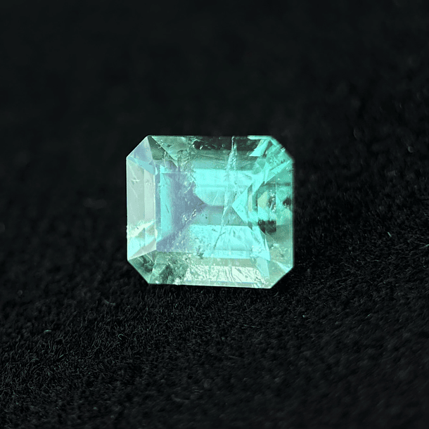 Esmeralda colombiana AIG-1.58ct-7.71x6.85x4.68mm 2