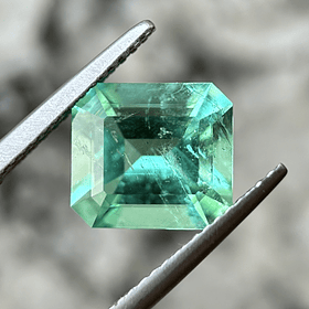 Esmeralda colombiana AIG-2.58ct-9.25x8.36x5.30mm