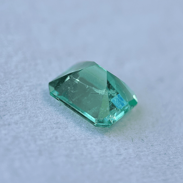 Esmeralda colombiana AIG-2.58ct-9.25x8.36x5.30mm 4