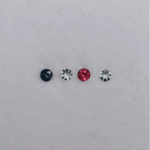 Lote de 2 aguamarinas de 3mm 1 turmalina rosa de 3mm 1 zafiro de 3mm