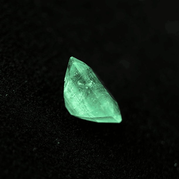 Esmeralda colombiana-2.50ct-8.69x8.49x5.07mm 3