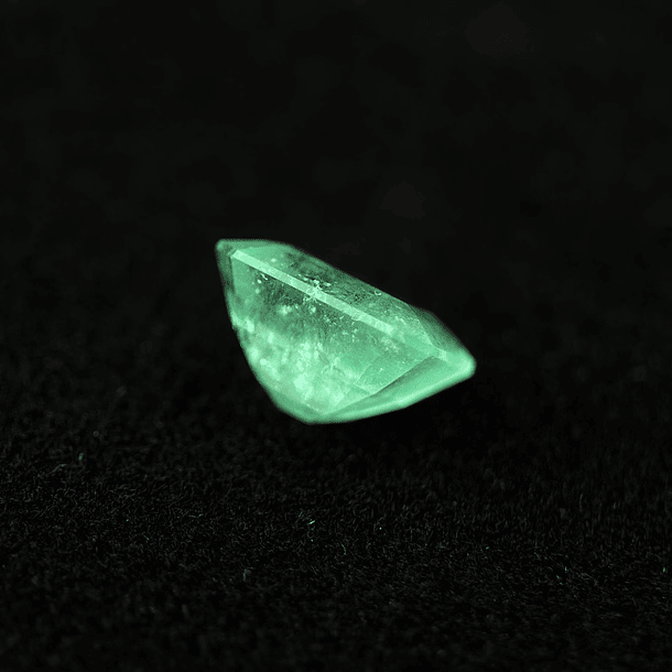 Esmeralda colombiana-2.50ct-8.69x8.49x5.07mm 4