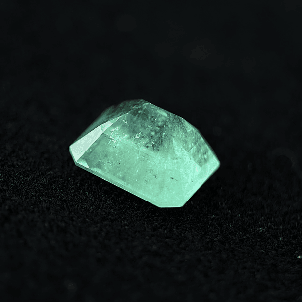 Esmeralda colombiana-2.50ct-8.69x8.49x5.07mm 5
