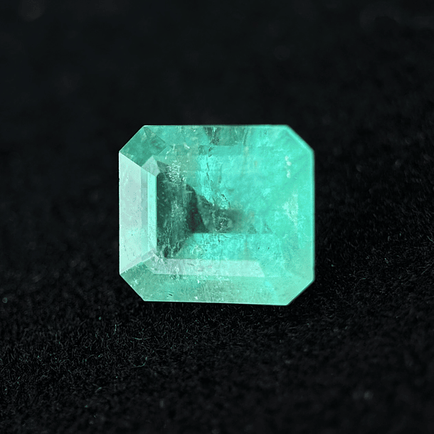 Esmeralda colombiana-2.50ct-8.69x8.49x5.07mm 1