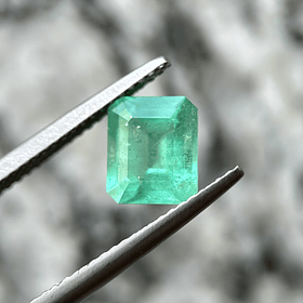 Esmeralda colombiana AIG-1.30ct-6.98x6.20x4.51mm