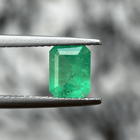 Esmeralda colombiana AIG-0.92ct-6.88x5.43x3.72mm