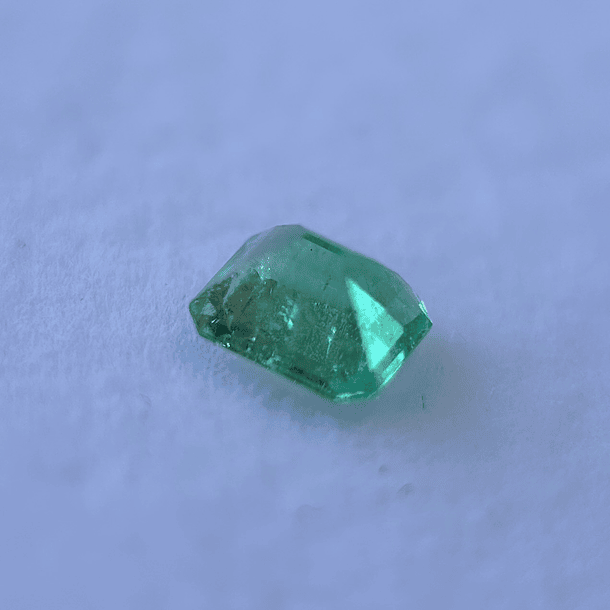 Esmeralda colombiana AIG-0.62ct-5.82x4.98x3.37mm 3