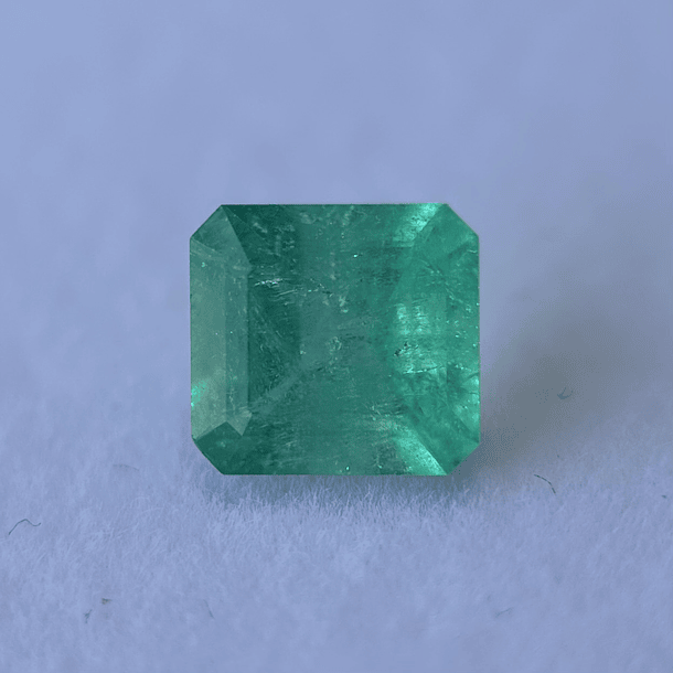 Esmeralda colombiana AIG-1.43ct-7.31x6.78x4.67mm 2