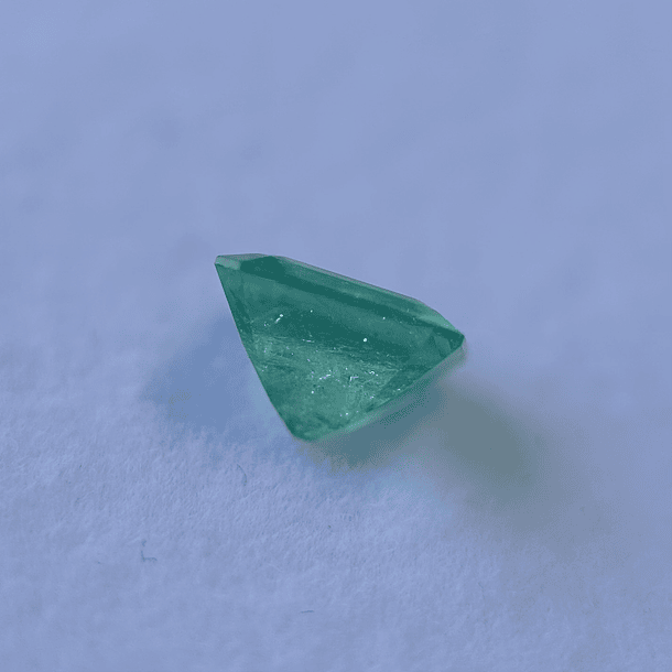 Esmeralda colombiana AIG-1.43ct-7.31x6.78x4.67mm 3