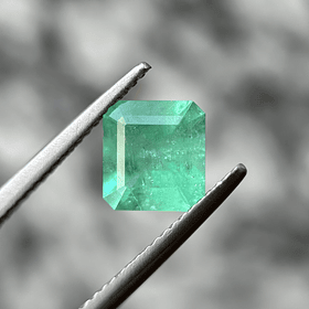 Esmeralda colombiana AIG-1.43ct-7.31x6.78x4.67mm