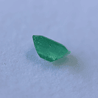 Esmeralda colombiana AIG-0.94ct-6.73x5.43x3.71mm 3