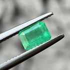 Esmeralda colombiana AIG-0.94ct-6.73x5.43x3.71mm 1