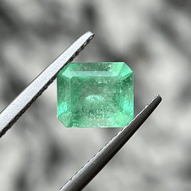 Esmeralda colombiana AIG-1.62ct-7.78x6.60x4.58mm