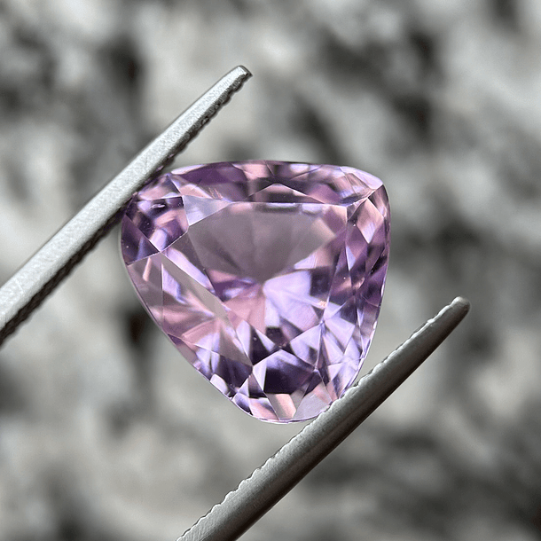 Kunzita-9ct-12.2x13.3x8.8mm 1