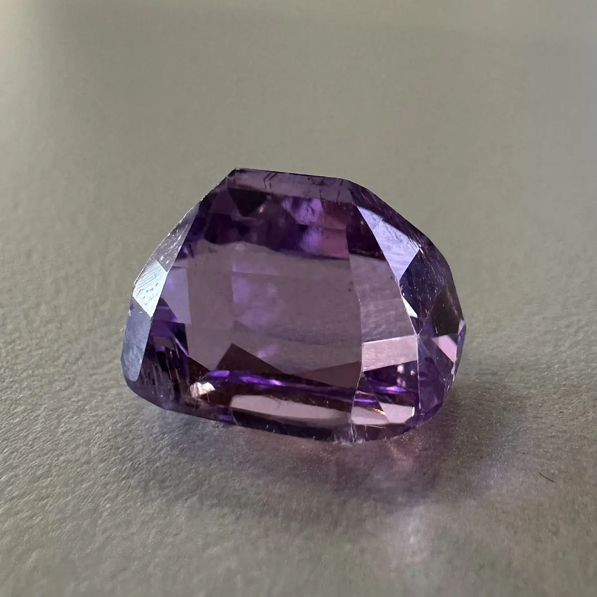 Kuznita rosa VIP-8.25ct-11.7x9.2x8.8mm | Versatto Gemas & Joyas