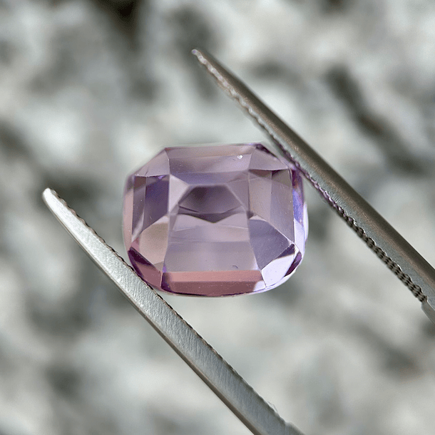 Kunzita-8.45ct-11.1x9.5x9.4mm 2