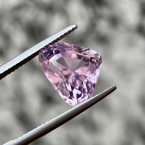 Kunzita-7.30ct-13.1x10.7x8.2mm 1