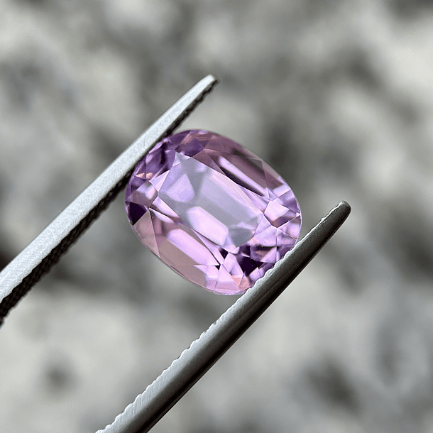 Kunzita-6.40ct-11.4x9.2x8mm 1