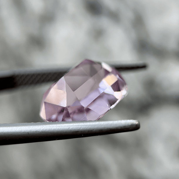 Kunzita-8.45ct-12.4x10.5x7.7mm 2