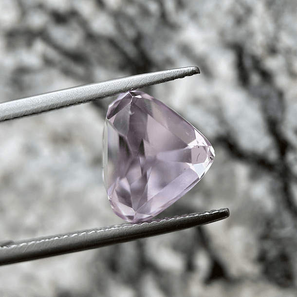 Kunzita-6.99ct-11.7x10.2x9mm 2